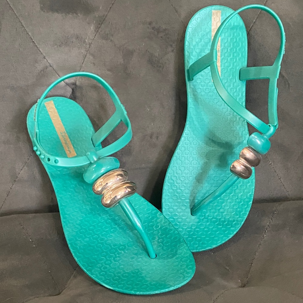 Ipanema Class Blown Up Green Sandals